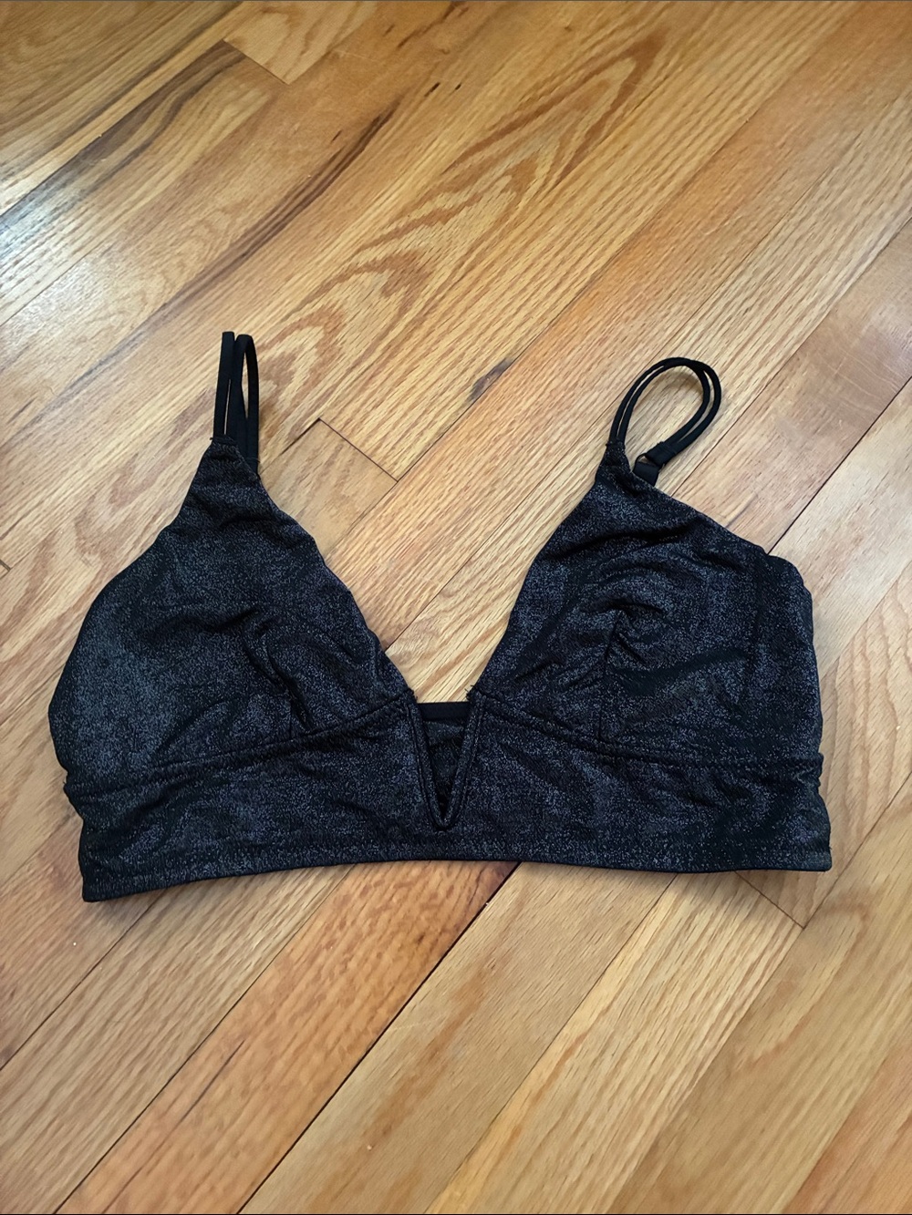 Shimmer V-Neck Bralette - Black